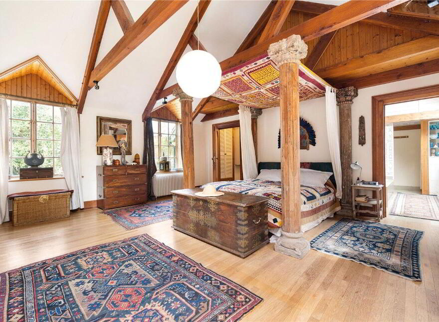 Glendalough, Glendalough, A98DT86