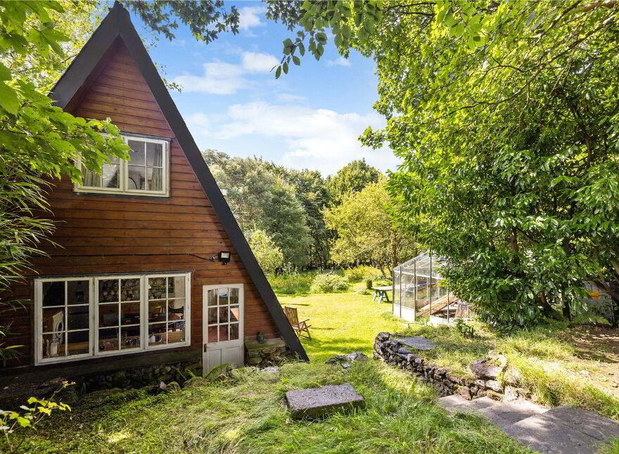 Glendalough, Glendalough, A98DT86