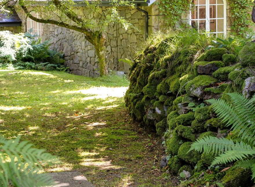 Glendalough, Glendalough, A98DT86