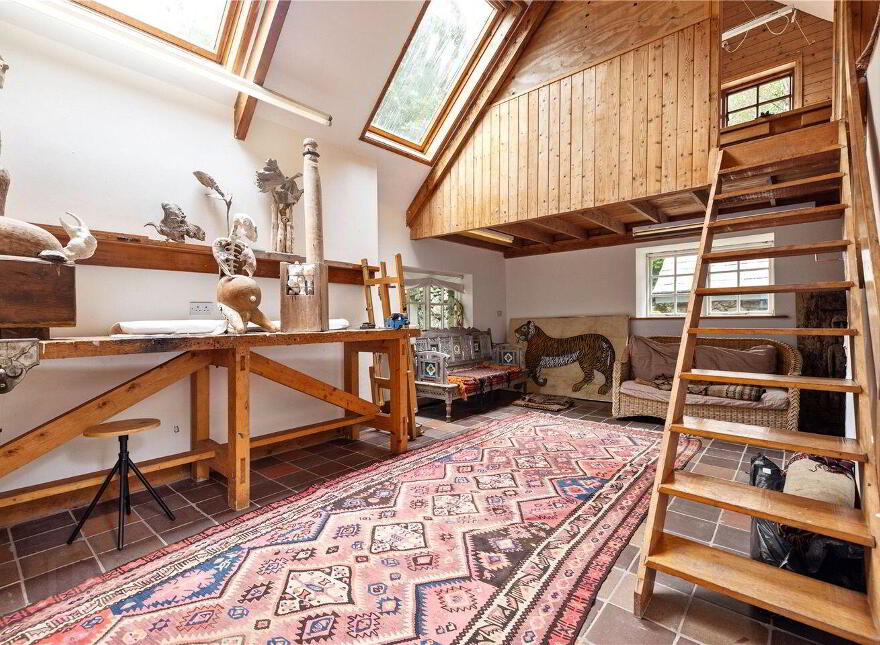 Glendalough, Glendalough, A98DT86