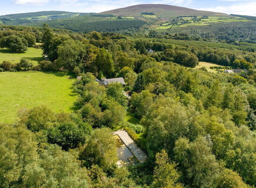 Glendalough, Glendalough, A98DT86
