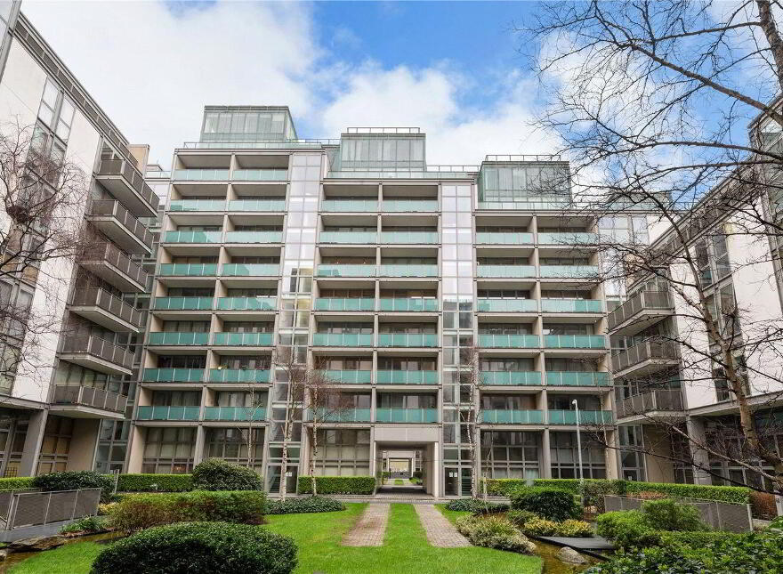 98 Kirkpatrick House, Spencer Dock, Dublin 1, D01XY76