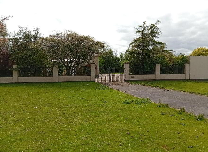 Extensive Equestrian Property, Clifton Lodge, The Curragh, Ballysax, R56H288