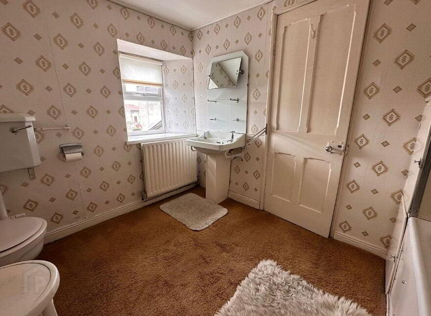 9 10 Bridge Street, Carrick-On-Suir, E32FH10