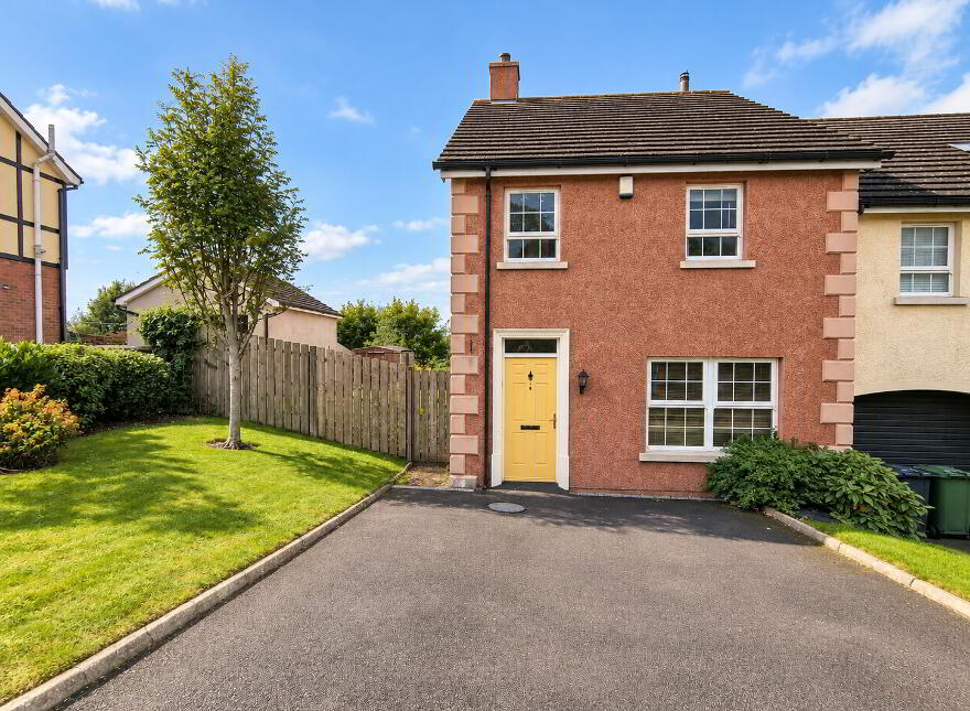 1 Barban Hill Terrace, Dromore, BT25 1TN photo
