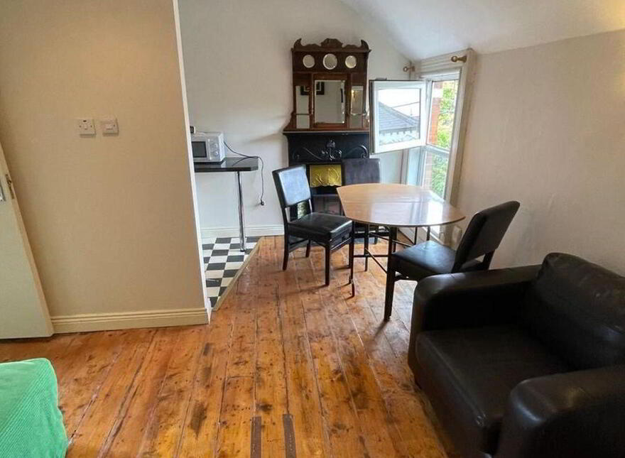 Berkeley Road, North Circular Road, North Circular Road, D07N5W4