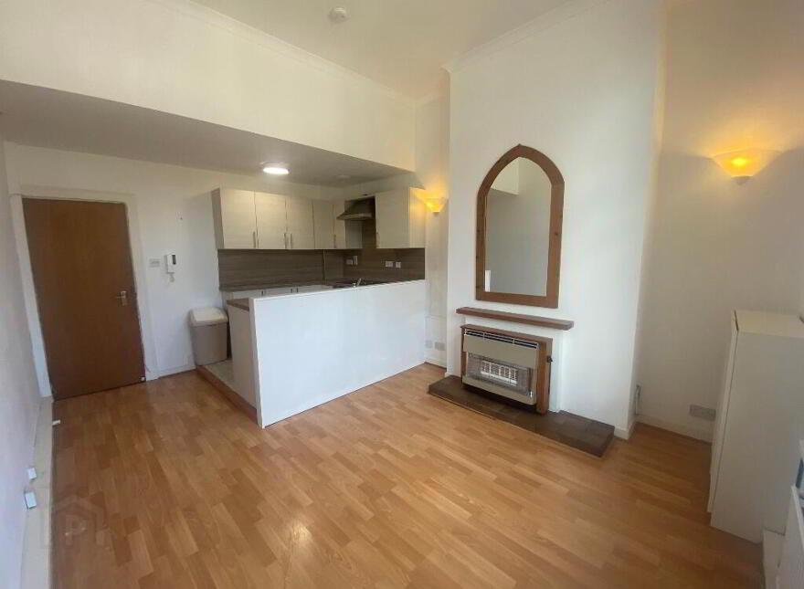 124 Lothian House, Lothian Road, Tollcross, Edinburgh, EH3 9BG