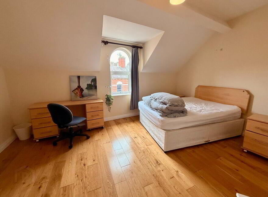 75 Fitzwilliam Street, Belfast, BT9 6AX
