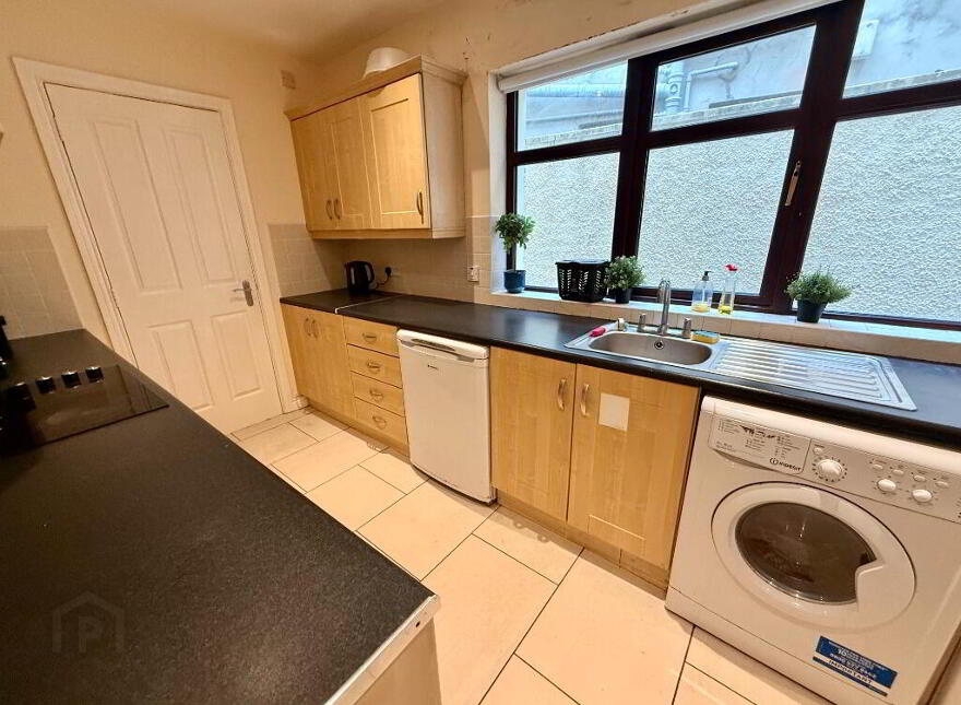 75 Fitzwilliam Street, Belfast, BT9 6AX