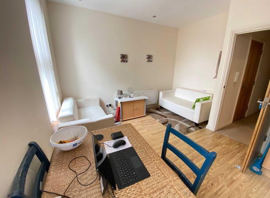 Apt 2 4, Templemore Avenue, Albertbridge, Belfast, BT5 4FT
