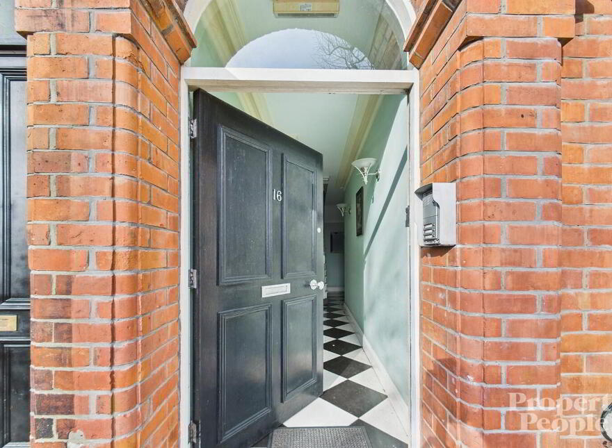 APT 3, 16 Glandore Avenue, Belfast, BT15 3FB