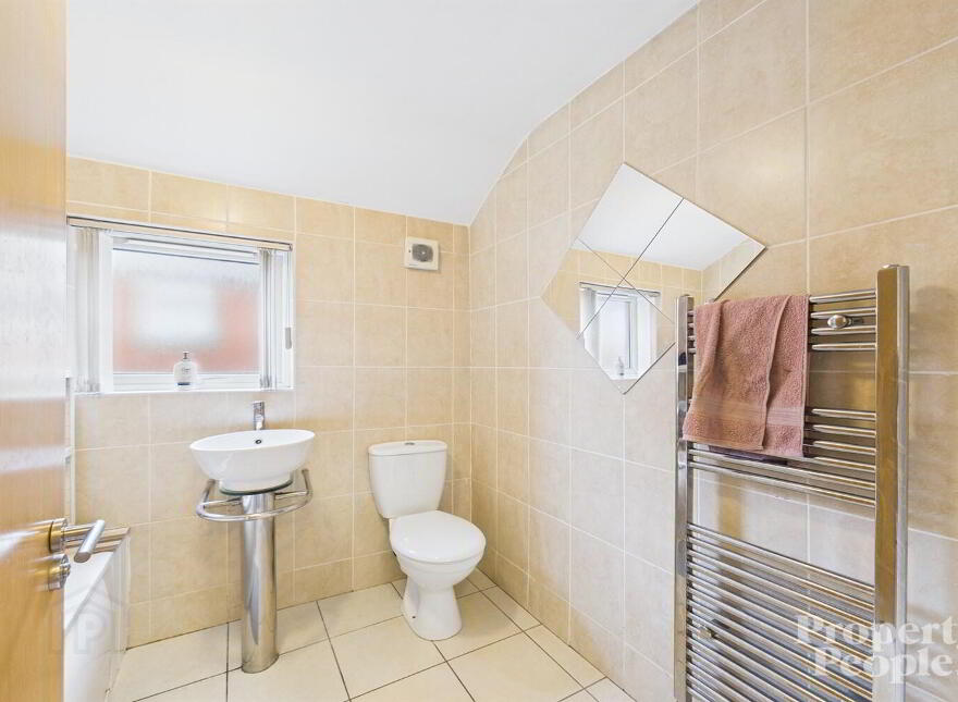 APT 3, 16 Glandore Avenue, Belfast, BT15 3FB