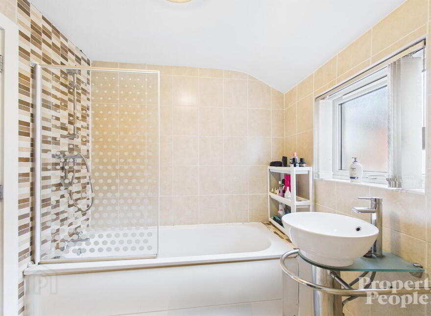 APT 3, 16 Glandore Avenue, Belfast, BT15 3FB