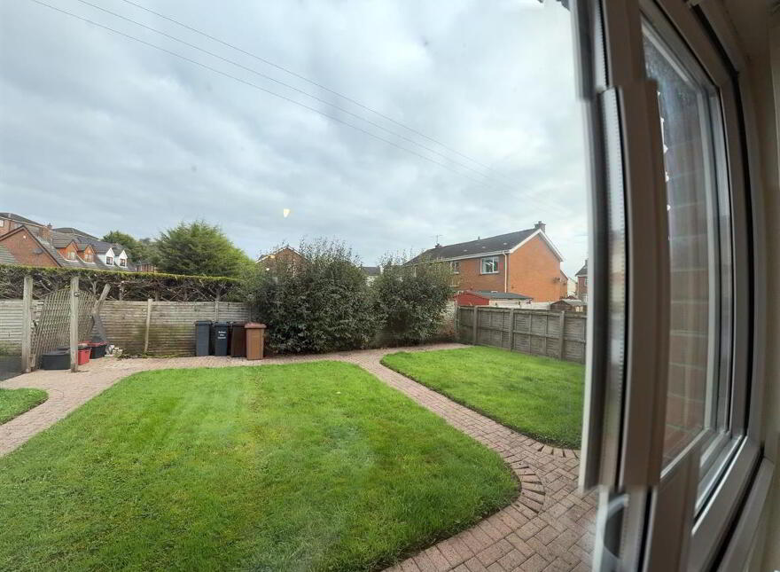 24C Muskett Gardens, Carryduff, Belfast, BT8 8QW