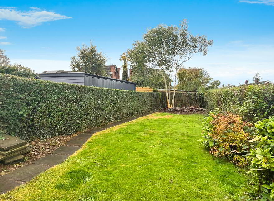 102 Hillsborough Road, Lisburn, BT28 1JU