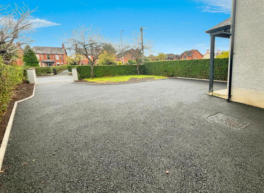 102 Hillsborough Road, Lisburn, BT28 1JU