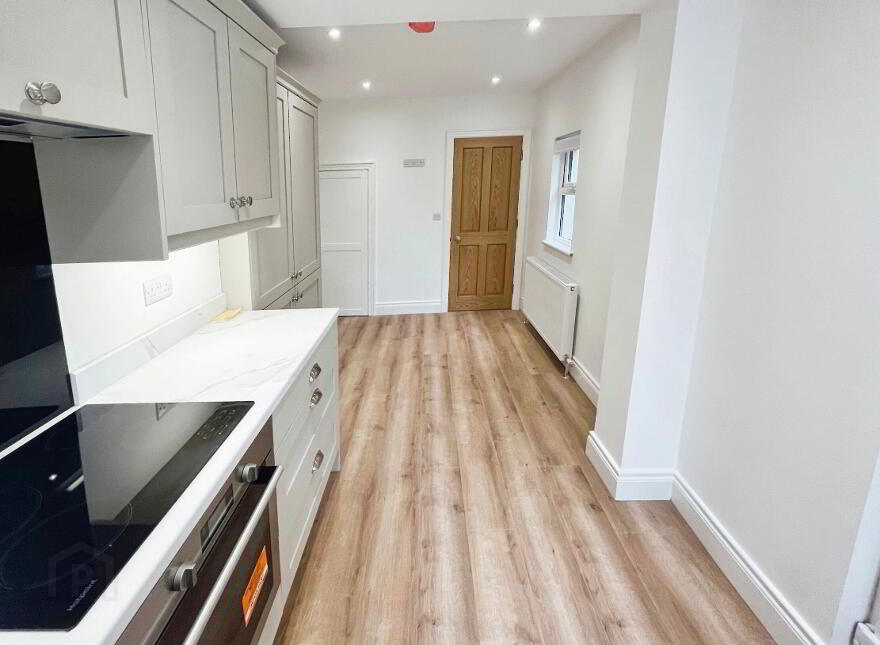102 Hillsborough Road, Lisburn, BT28 1JU