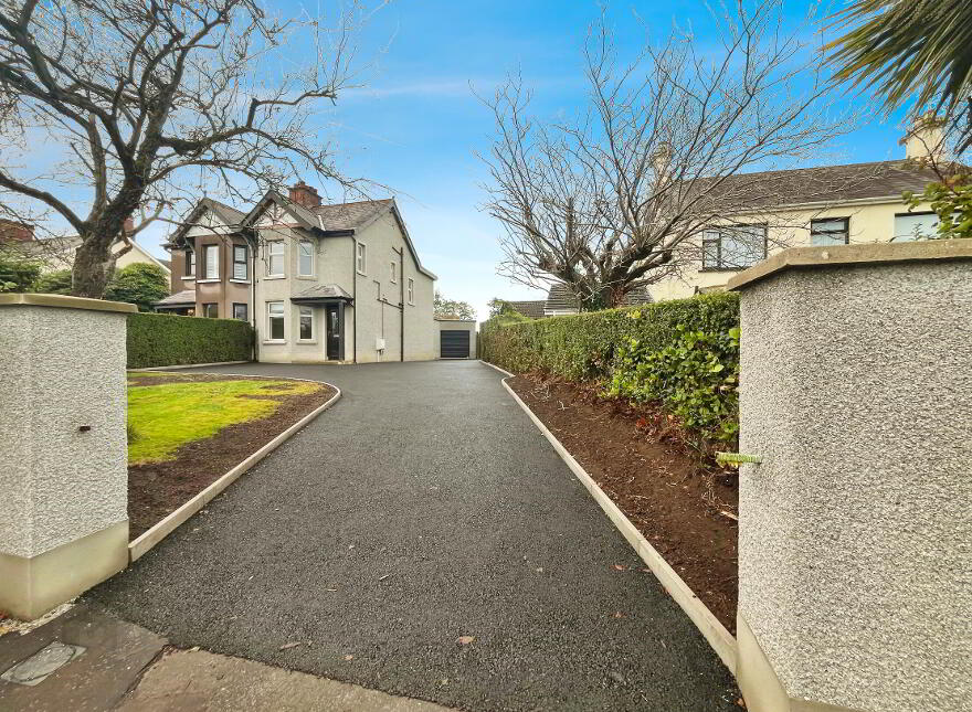 102 Hillsborough Road, Lisburn, BT28 1JU