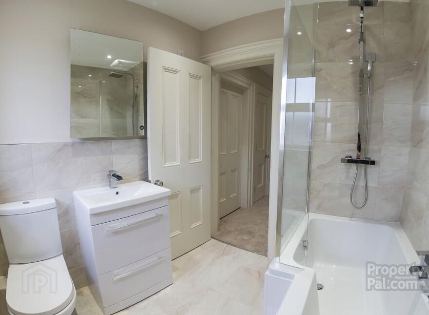 Oak Country Manor, Londonderry, BT47 6HG