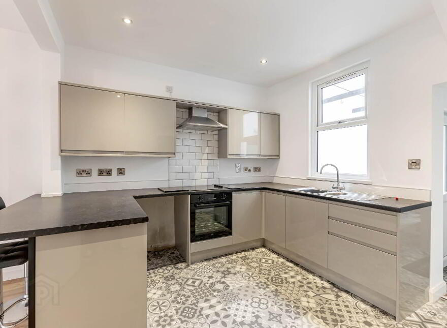 34 Hillsborough Old Road, Lisburn, BT27 5EW