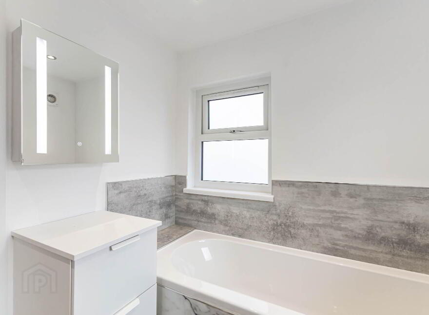 34 Hillsborough Old Road, Lisburn, BT27 5EW