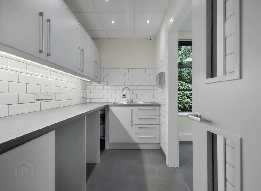 83 Sydenham Road, Belfast, BT3 9DJ