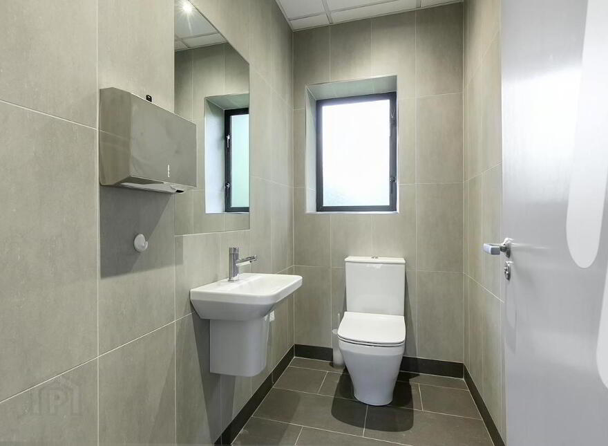 83 Sydenham Road, Belfast, BT3 9DJ