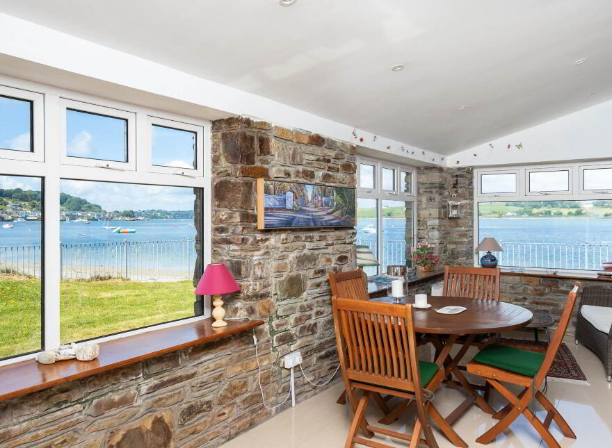 The Boathouse, Woodpoint, Courtmacsherry, P72VA44