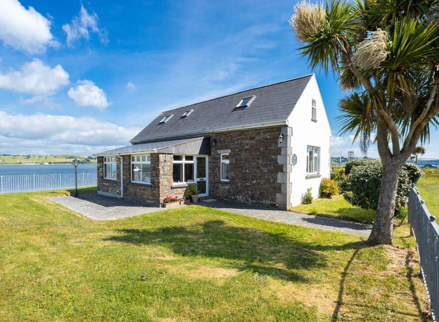 The Boathouse, Woodpoint, Courtmacsherry, P72VA44