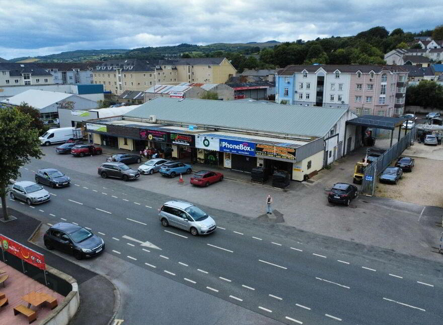 Larkins Retail Park, Letterkenny