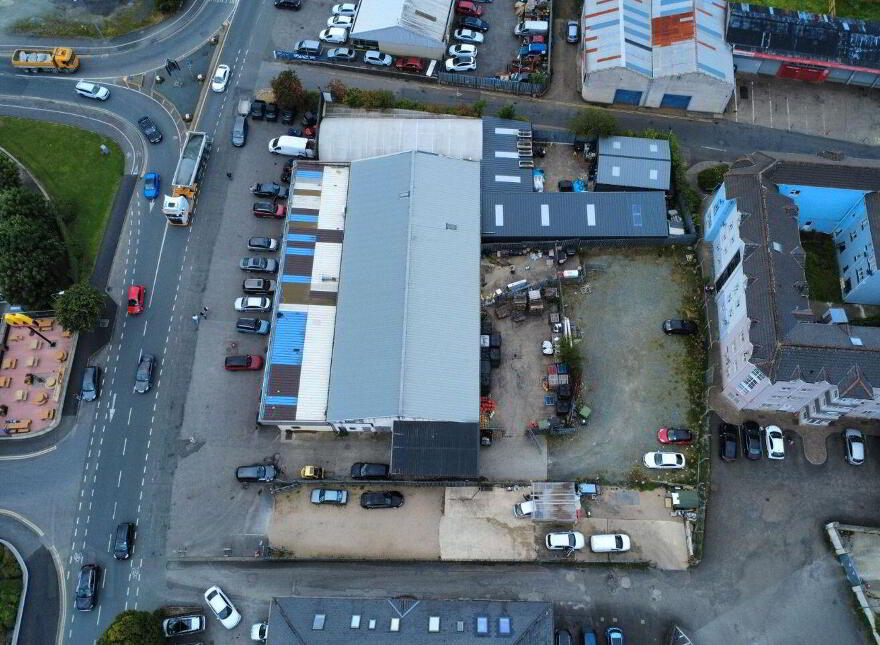 Larkins Retail Park, Letterkenny