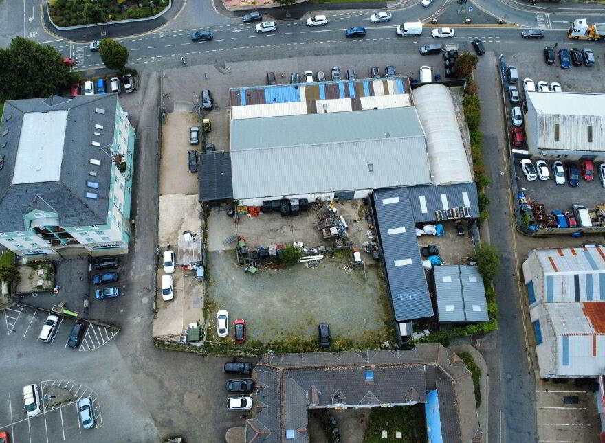 Larkins Retail Park, Letterkenny