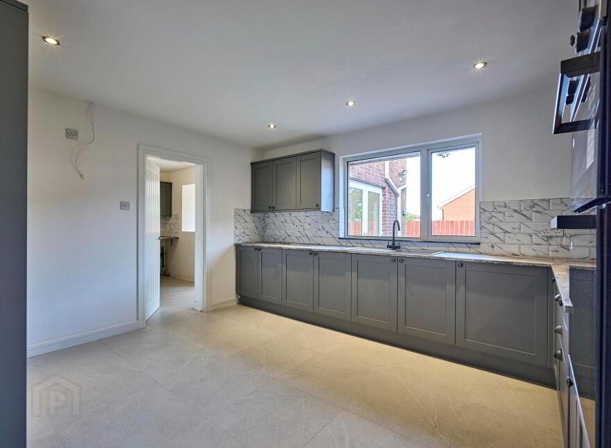 7 Kinwood Crescent, Bangor, BT19 6WF