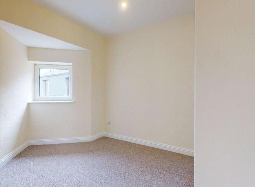 Apt 30, Radcliffe, Sutton, Sutton, D13KC59