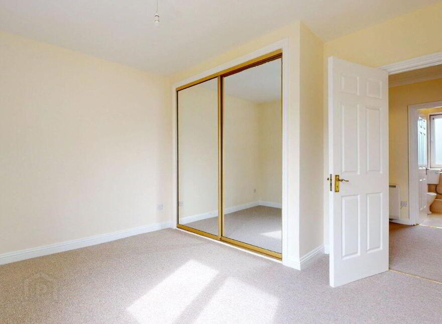 Apt 30, Radcliffe, Sutton, Sutton, D13KC59