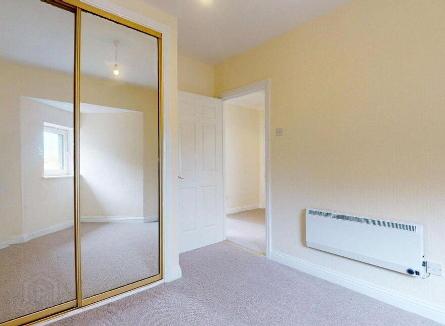 Apt 30, Radcliffe, Sutton, Sutton, D13KC59