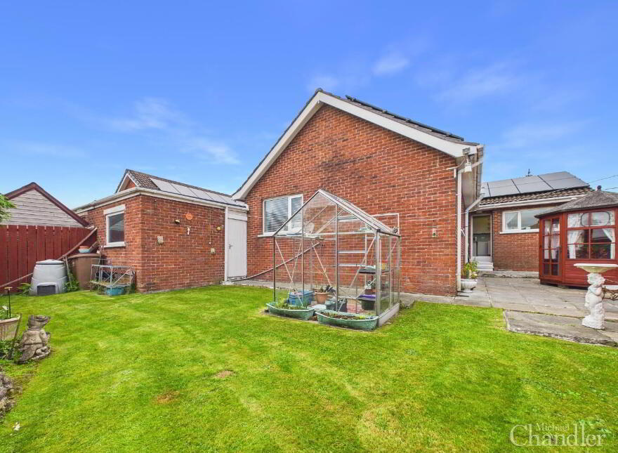 12 Lough Caragh Park, Carryduff, Belfast, BT8 8PW