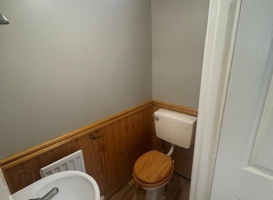52 Castlefinn Road, Castlederg, BT81 7EE