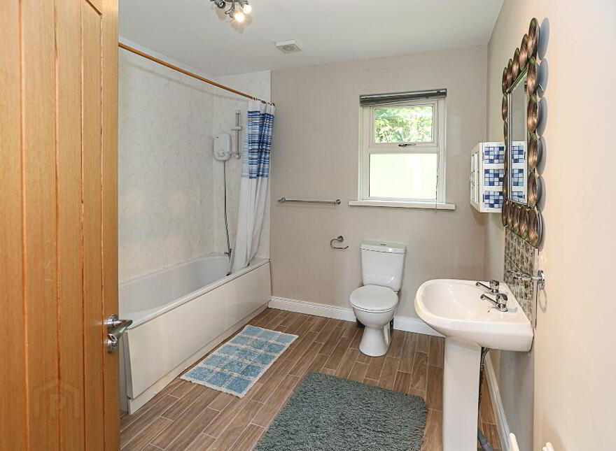 422 Belfast Road, Ballyrobert, Bangor, BT19 1UE