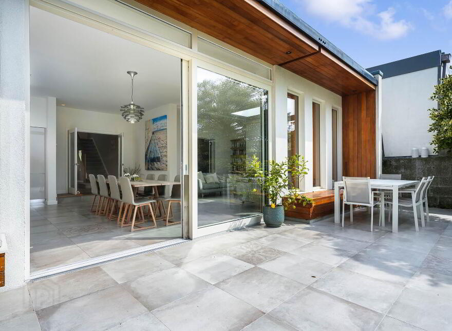 6 Saint John`s Park, Monkstown, A96YX09