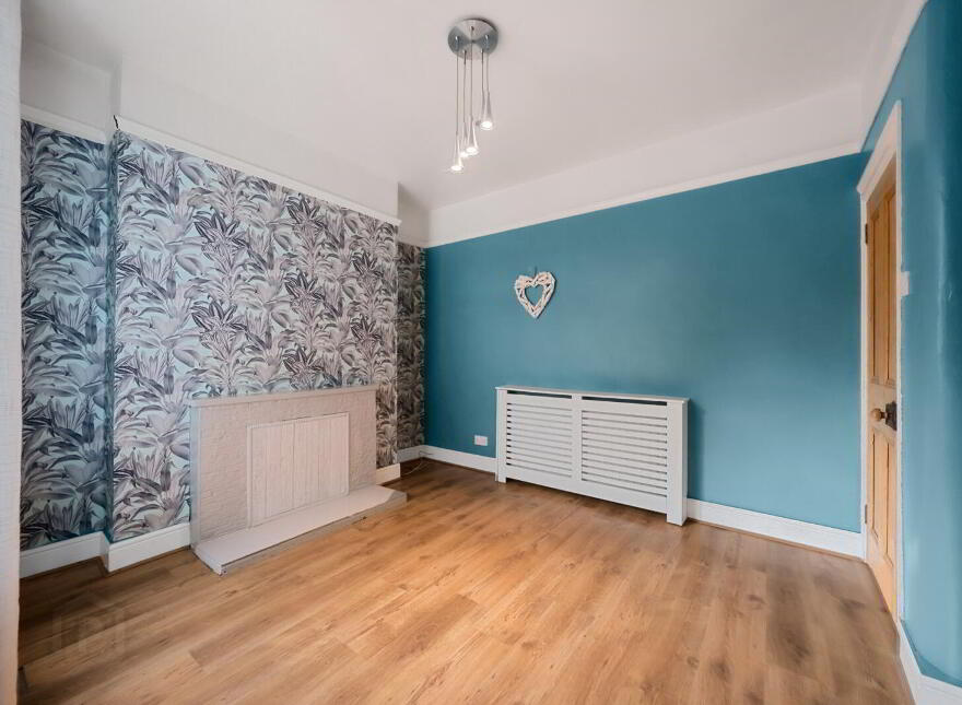 11 Ulster Avenue, Dunmurry, Belfast, BT17 9BN