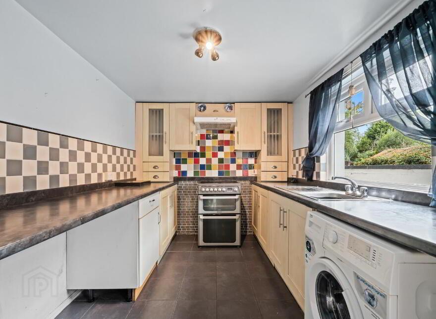 11 Ulster Avenue, Dunmurry, Belfast, BT17 9BN