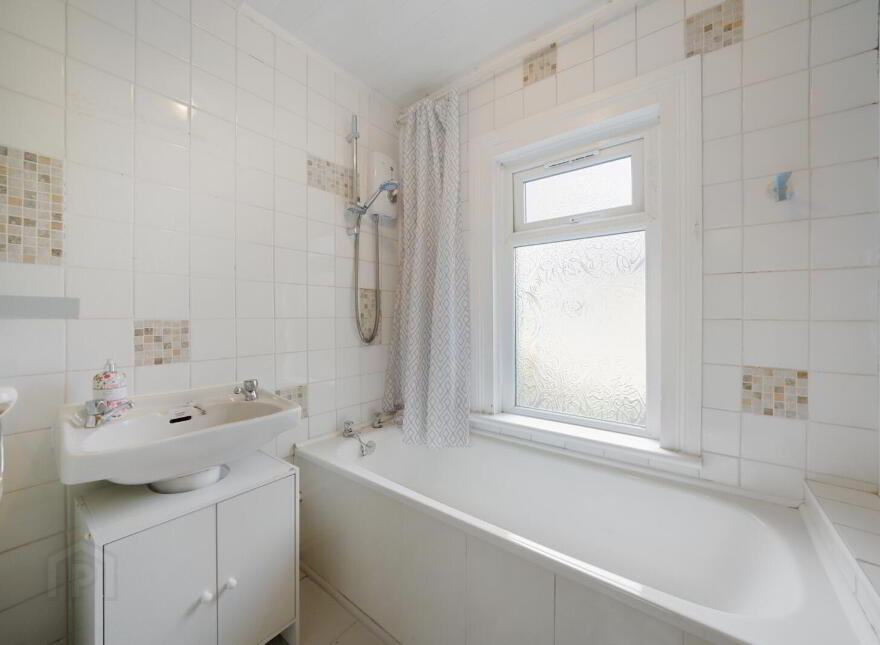 11 Ulster Avenue, Dunmurry, Belfast, BT17 9BN