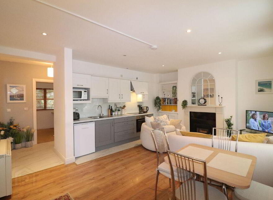 Apt 18, Lakes Village, Killaloe, V94DRP0