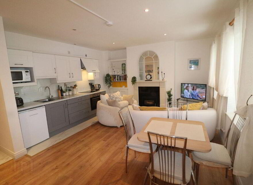 Apt 18, Lakes Village, Killaloe, V94DRP0