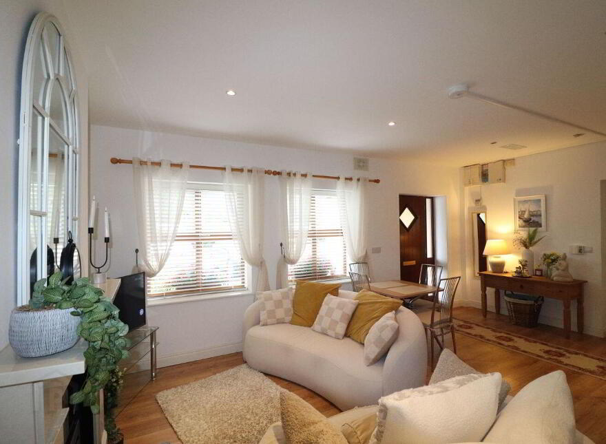 Apt 18, Lakes Village, Killaloe, V94DRP0