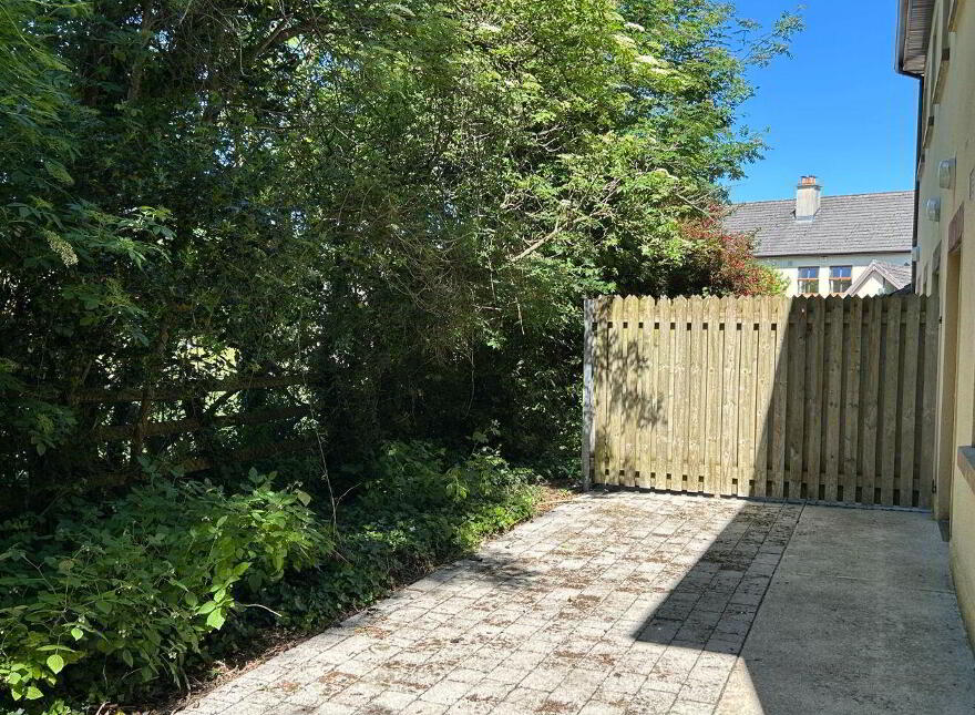 Apt 18, Lakes Village, Killaloe, V94DRP0