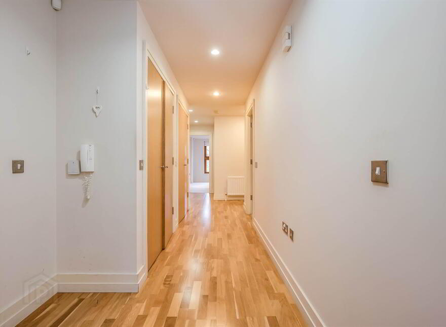9 Stratfield House, Wellington Park Terrace, Belfast, BT9 6DR
