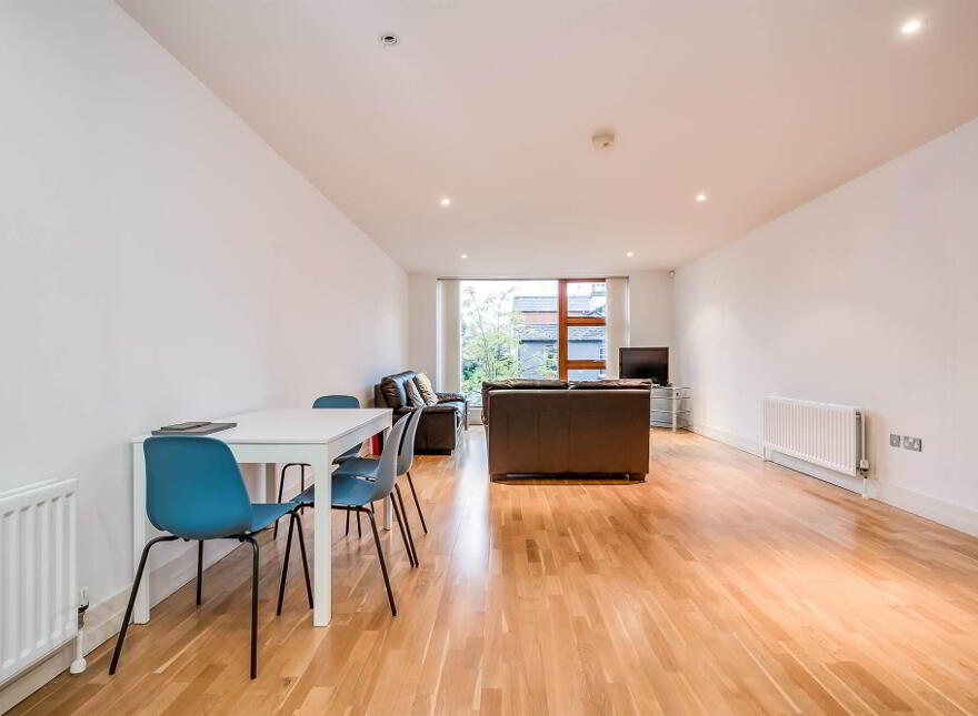 9 Stratfield House, Wellington Park Terrace, Belfast, BT9 6DR