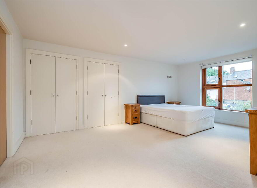 9 Stratfield House, Wellington Park Terrace, Belfast, BT9 6DR